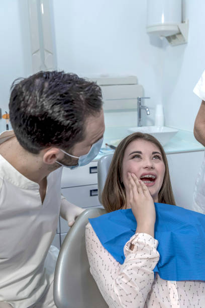 Best Emergency Tooth Extraction  in Bayou Country Clu, LA